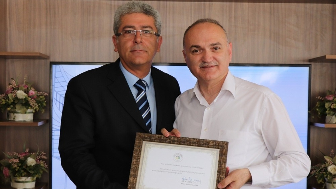 Düzce'de Başkan Dr. Faruk Özlü “Bilgi ve teknoloji üreteceğiz”