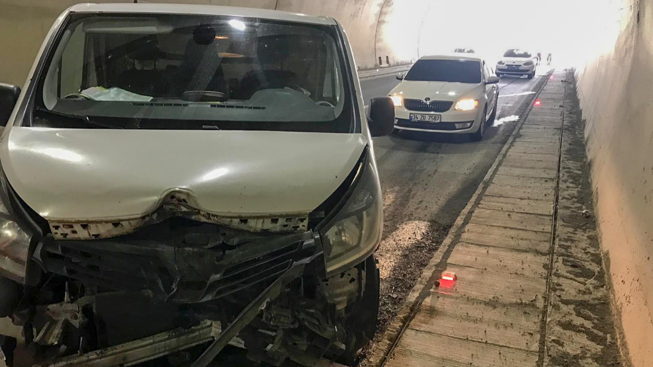TIR’dan fırlayan lastik çarptı