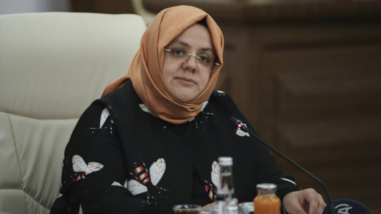 Bakan Selçuk: Taahhütname verdiler, yine de sözlerinde durmadılar!