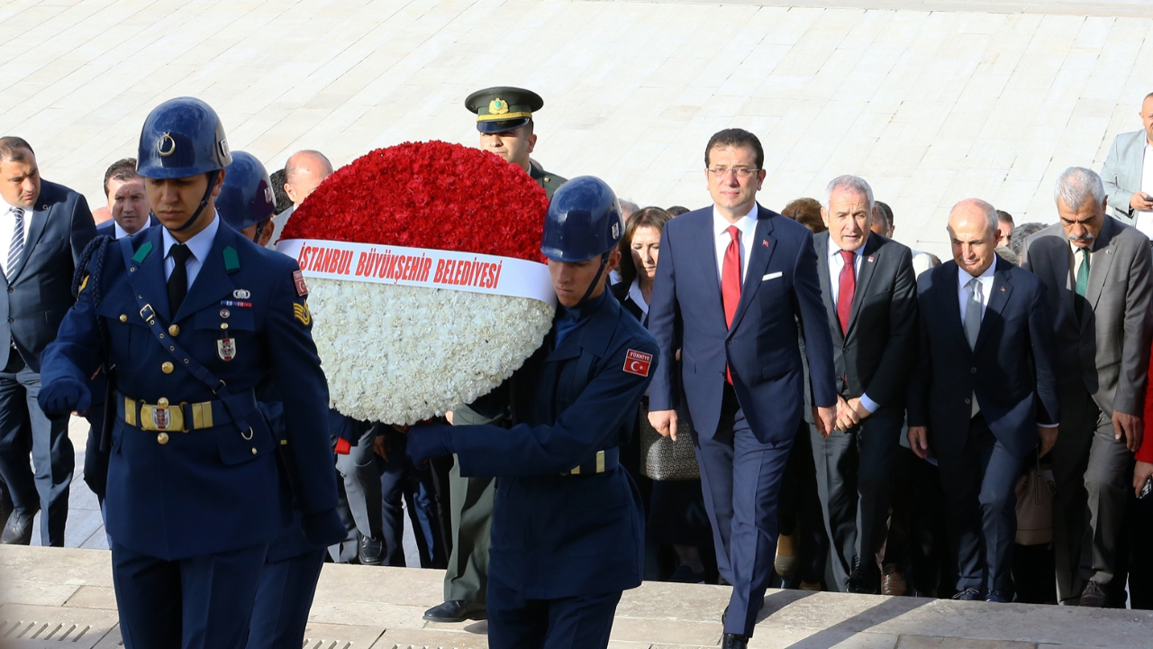 İmamoğlu Anıtkabir’i ziyaret etti
