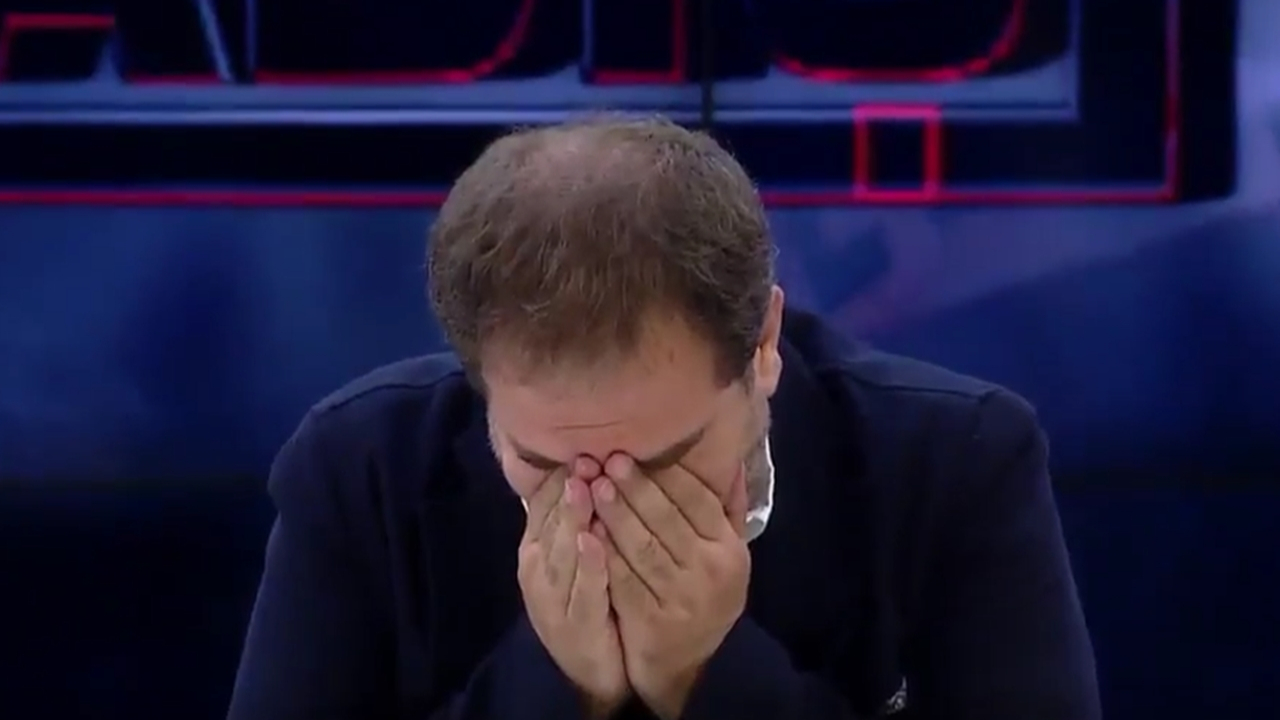 Mustafa Şen gözyaşlarını tutamadı...