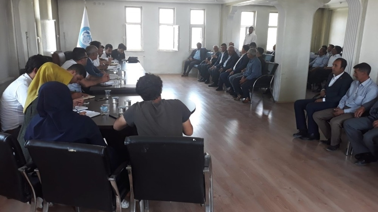 Van'da Başkan Şefik Ensari, muhtarlar bir araya geldi
