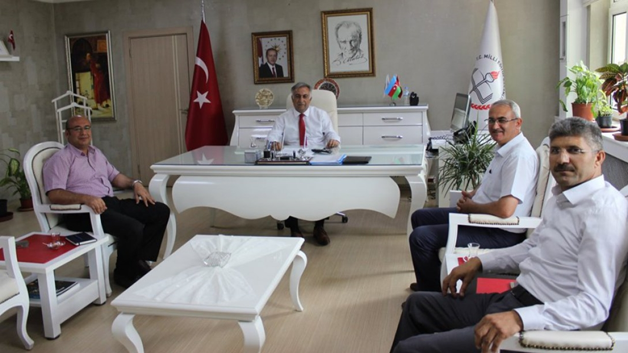 Iğdır'da Hakan Gönen, İlçe Milli Eğitim Müdürleri ile toplantı yaptı