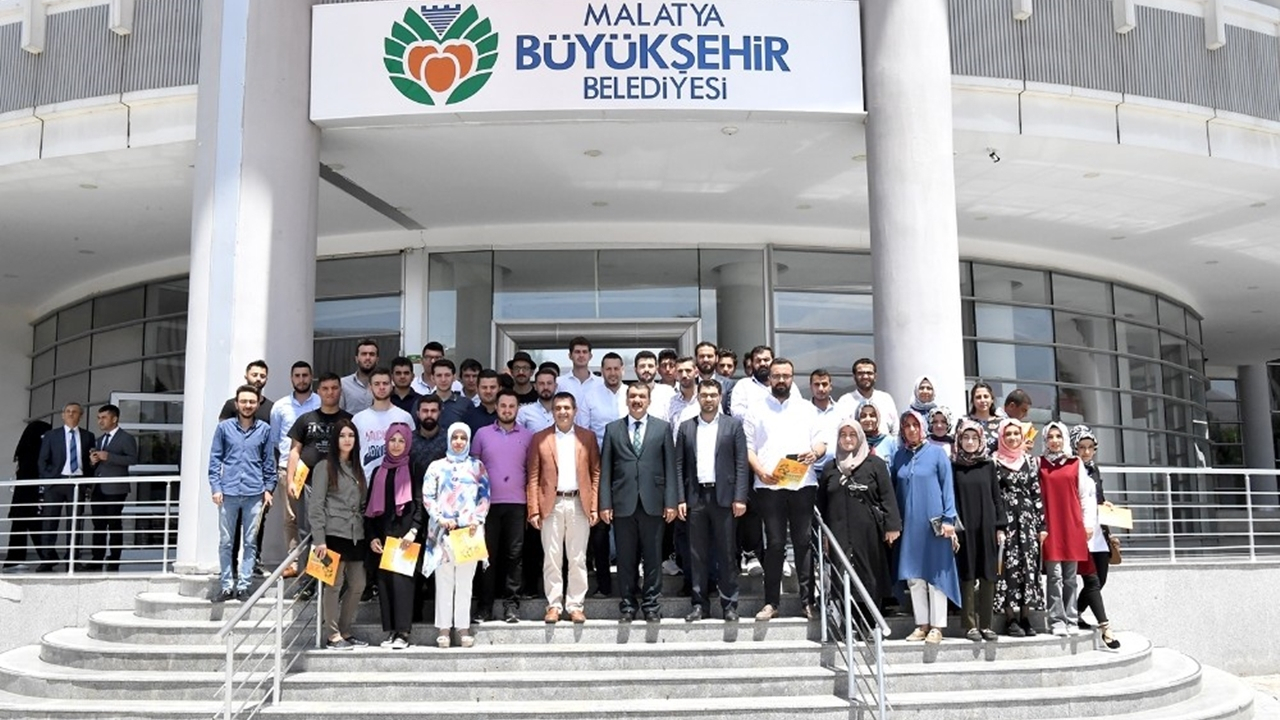 Malatya'da Başkan Selahattin Gürkan, AK Partili gençleri kabul etti