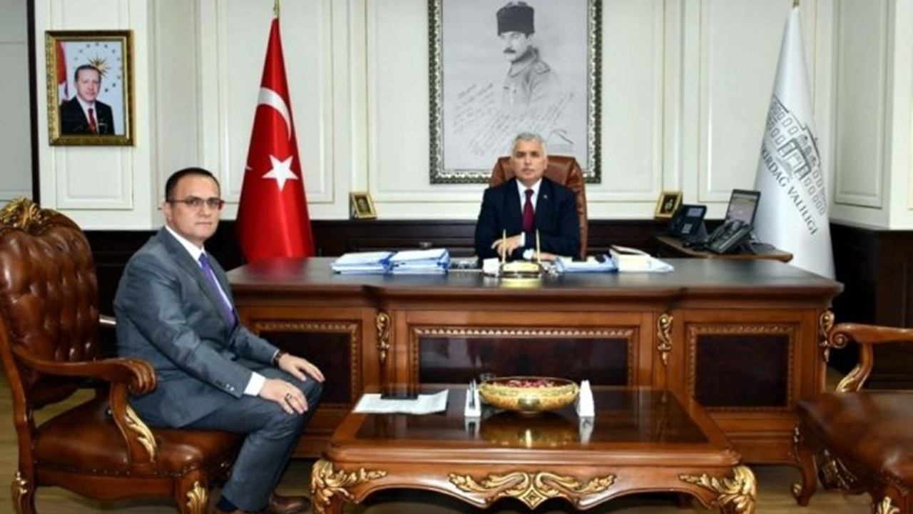 Tekirdağ'da Vali Aziz Yıldırım, BİK Müdürüne başarılar diledi