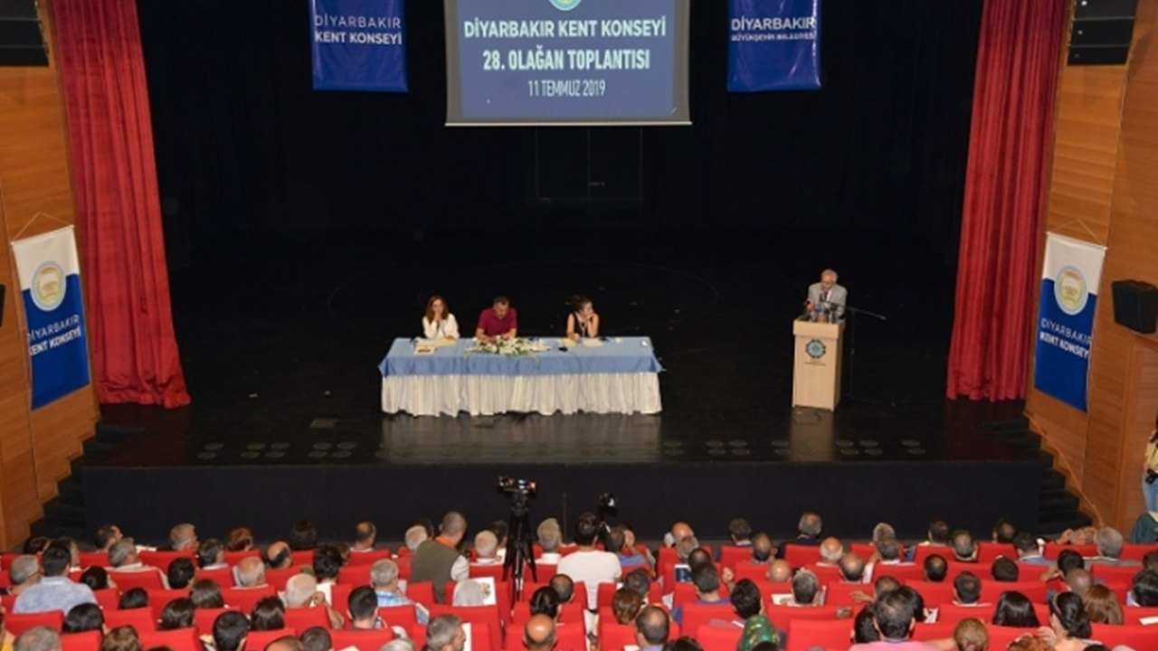 Diyarbakır'da Selçuk Mızraklı Kent Konseyi Başkanı seçildi