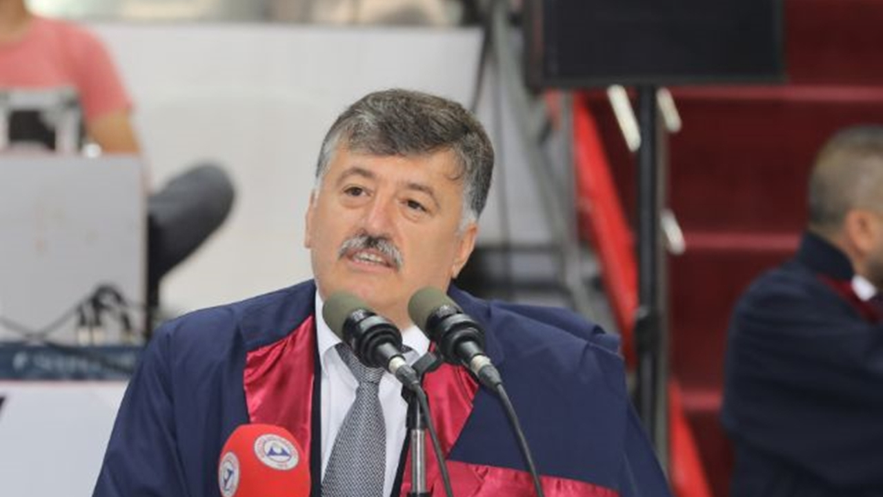 Kayseri'de Prof. Dr. Hüseyin Per, "Türk Milleti, Hainlere Asla Fırsat Vermez"