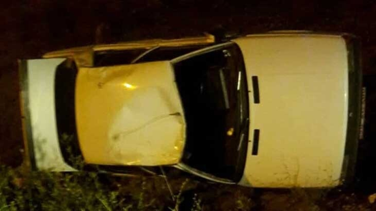 Kütahya'da otomobil şarampole devrildi!