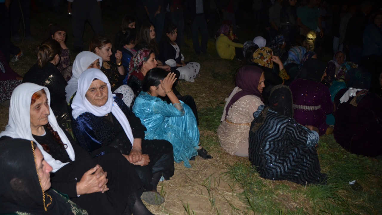 Tüm köy halkı kayıp 3 çocuk için sabahlıyor!