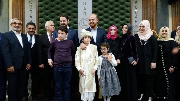 Bakan Albayrak ve Bilal Erdoğan, Halil Kantarcı'nın oğullarının sünnetinde