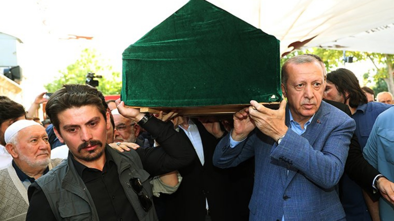 Cumhuriyet de Birgün'e özendi!