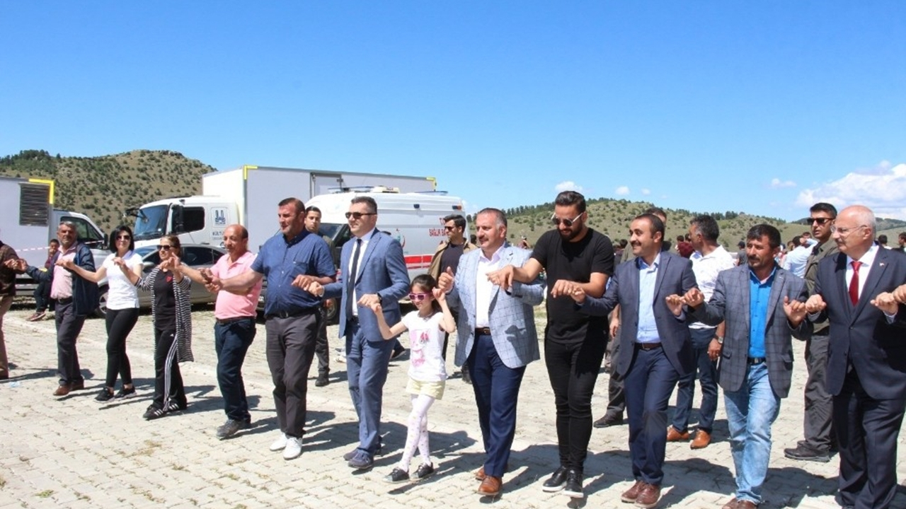 Erzurum Şenkaya’da Vali Okay Memiş’e sevgi seli