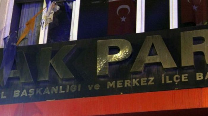 Bolu'da AK Parti il binasına silahlı saldırı