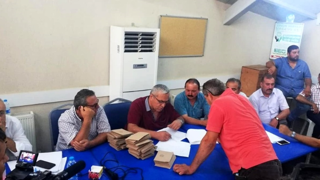 Manisa'da 17 yıllık başkan Hüseyin Aktaş güven tazeledi