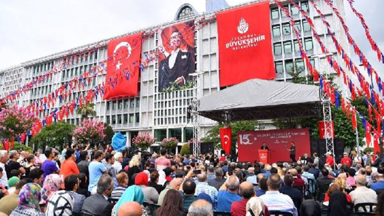 Şehitler için İBB’de tören