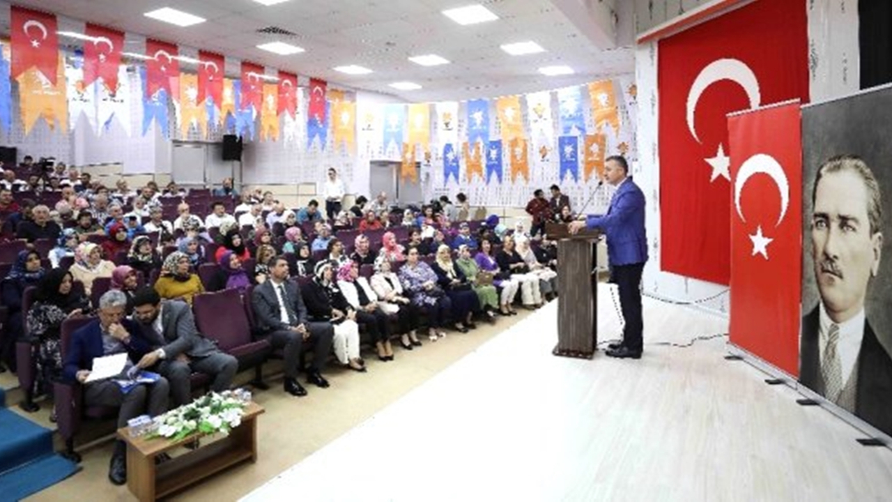 Kocaeli'de Başkan Tahir Büyükakın, "Türkiye’de darbeler tarihi 1908’de başladı’’