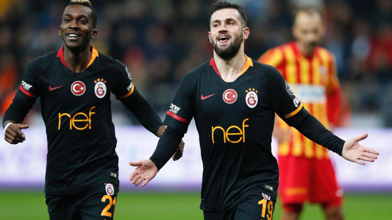 Galatasaray'da bir ayrılık daha!