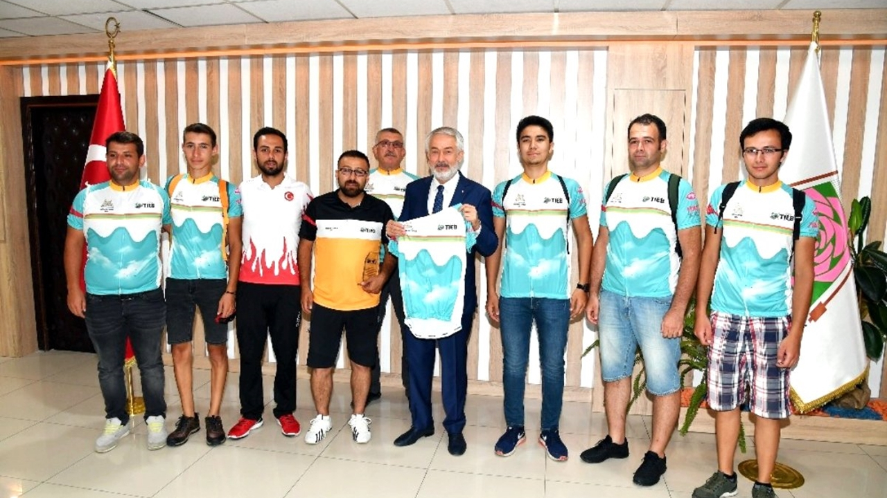 Isparta'da Başkan Şükrü Başdeğirmen: “Sizler bizim turizm elçimizsiniz”