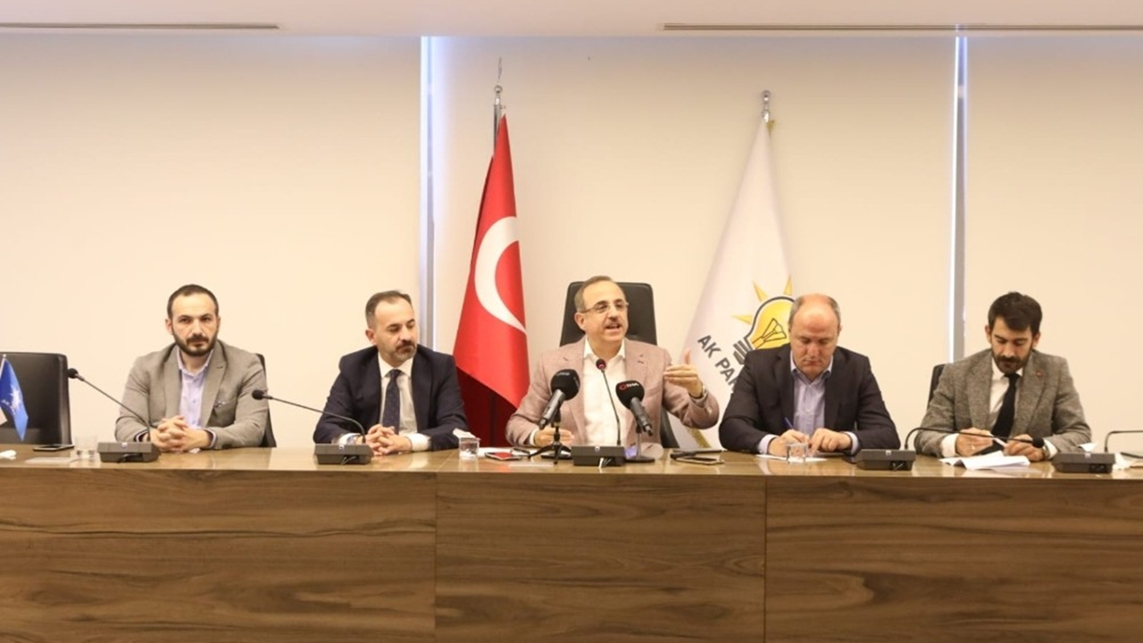 İzmir'de Başkan Kerem Ali Sürekli’den Tunç Soyer’in 100 gününe eleştiri