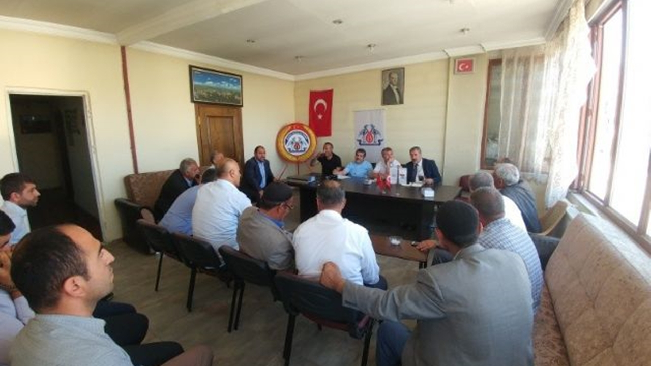 Van'da VEDAŞ İl Müdürü Eşref Şentürk, muhtarlarla buluştu