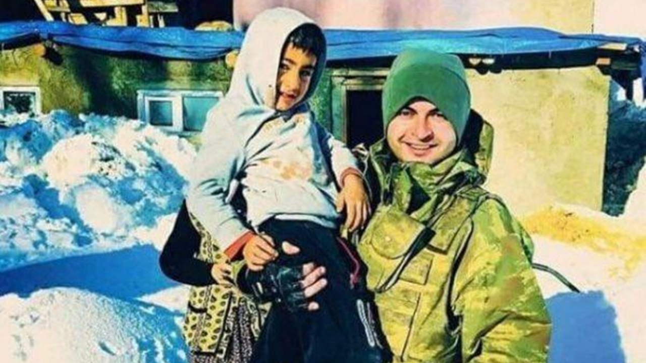 Şehit astsubay ile aynı karede