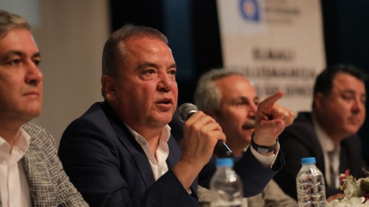 Antalya'da Başkan Muhittin Böcek "Leb demeden leblebiyi anlıyoruz "