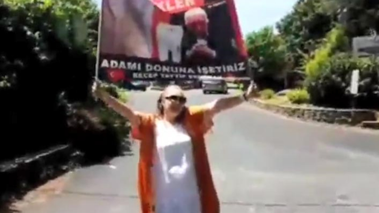Sisi’den Gülen’in evinin önünde eylem