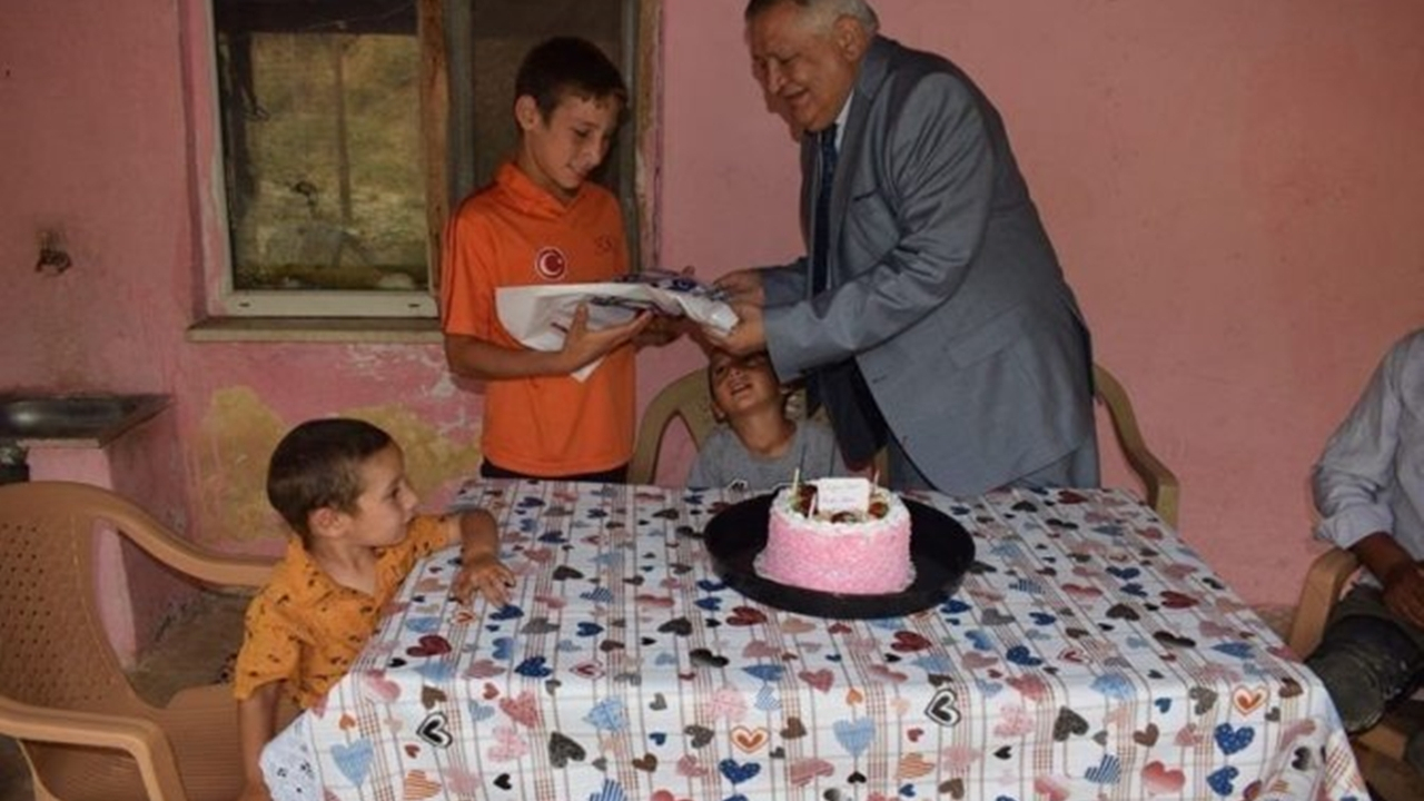 Aydın'da Kaymakam Ahmet Soley’den doğum günü sürprizi