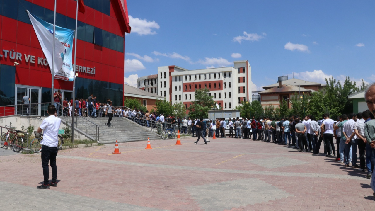 Dünya devine işçi alımları başladı!
