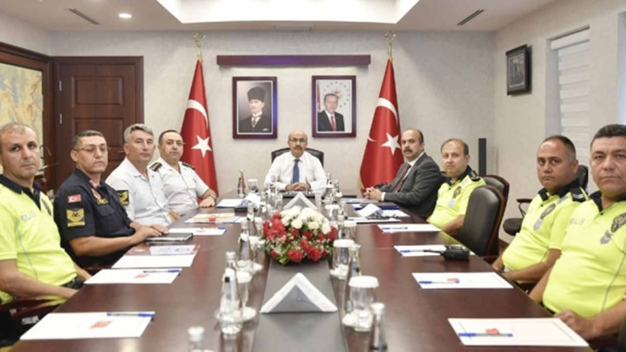 Adana'da Vali Mahmut Demirtaş: "Trafik ihmale ve şakaya gelmez"