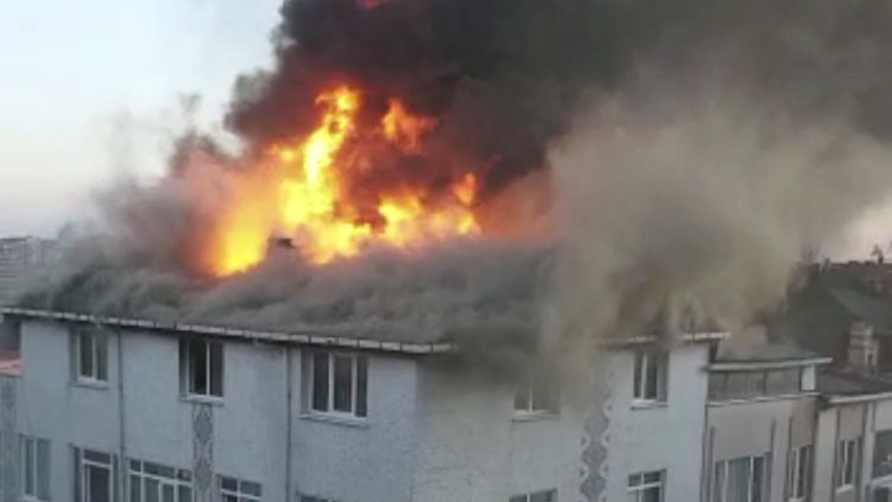 Ataşehir'de korkutan yangın...