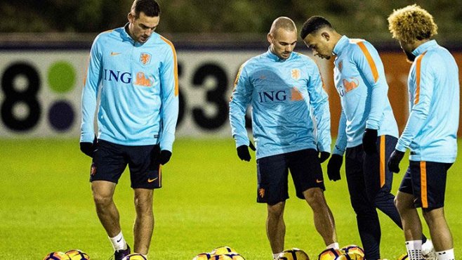Wesley Sneijder ateşle oynuyor