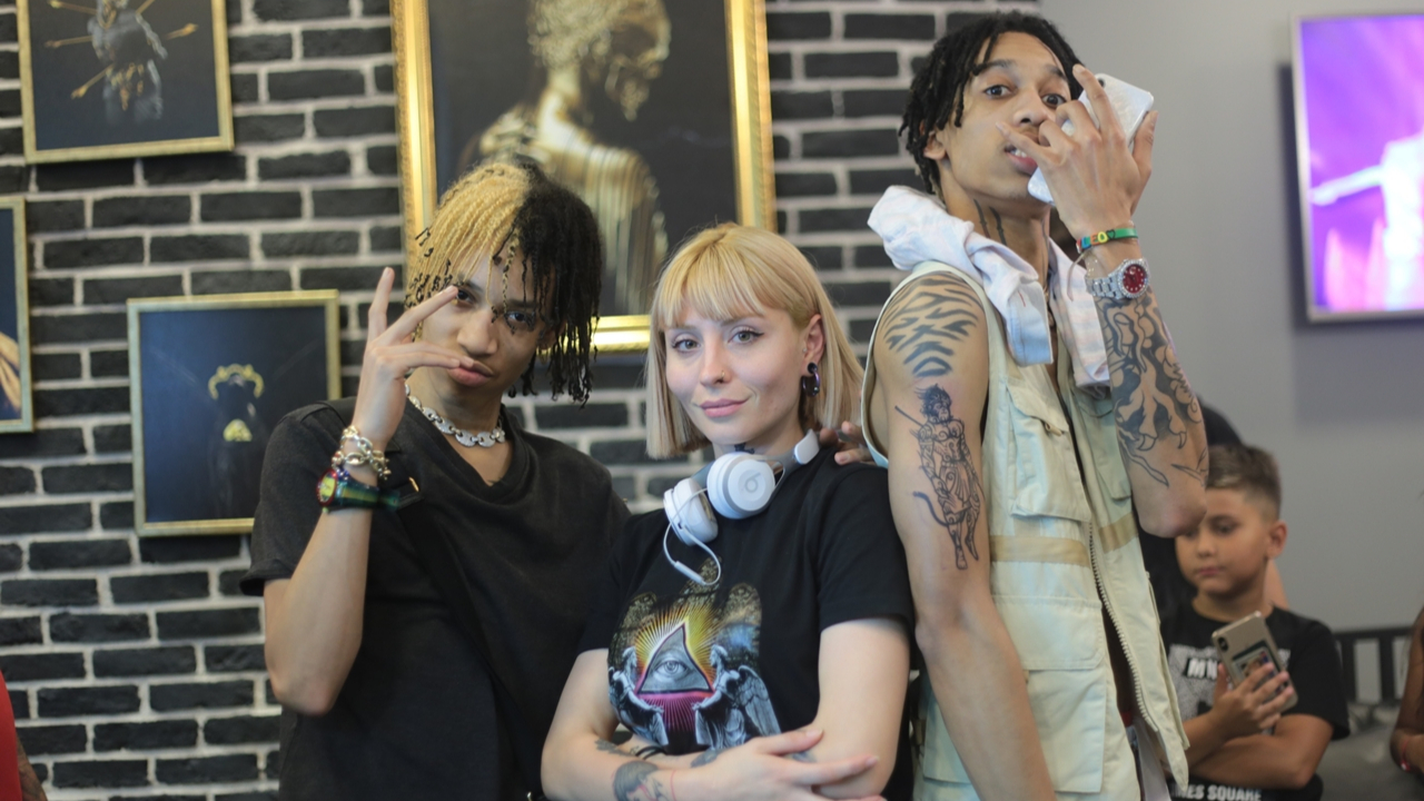 Ayo-Teo kardeşler Alanya’da dövme yaptırdı...