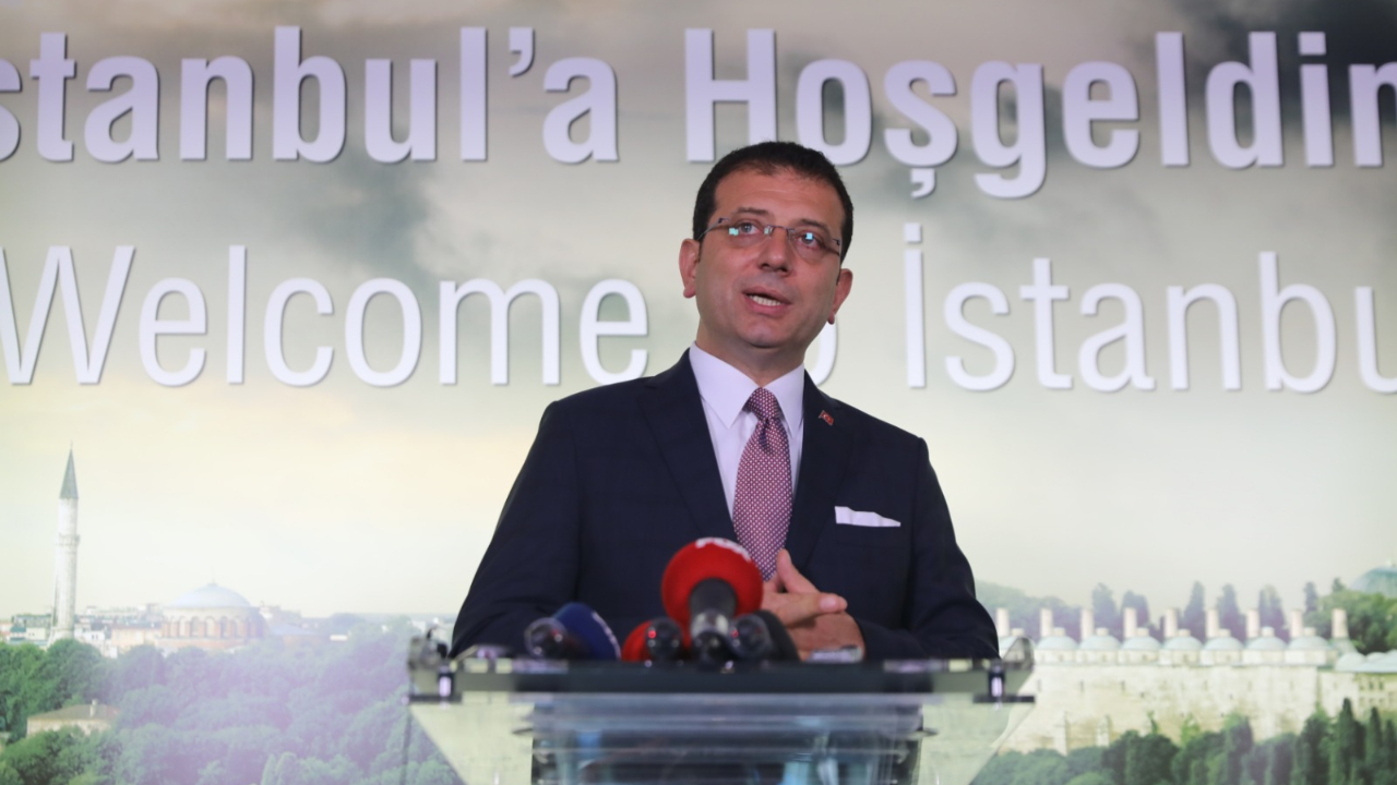 İstanbul'da Ekrem İmamoğlu: "Yüzde 90'a yakını istifa etti"