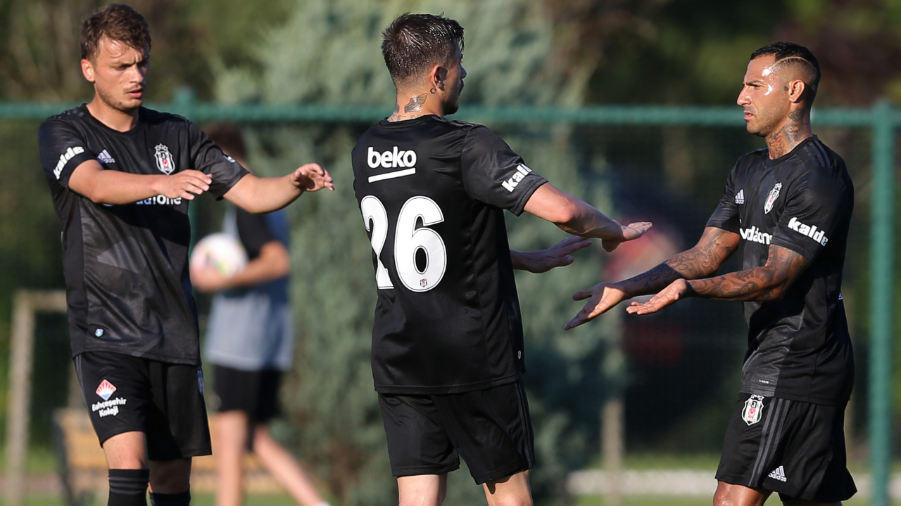 Beşiktaş, Kocaelispor'u faklı geçti: 7-1