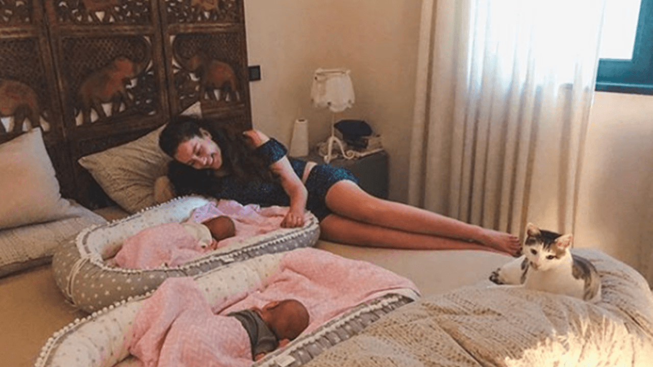 Pelin Akil'in üç aylık bebeği anne dedi!