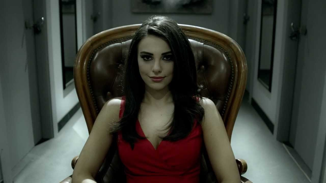 Tuvana Türkay'ın spor pozu hayran bıraktı!