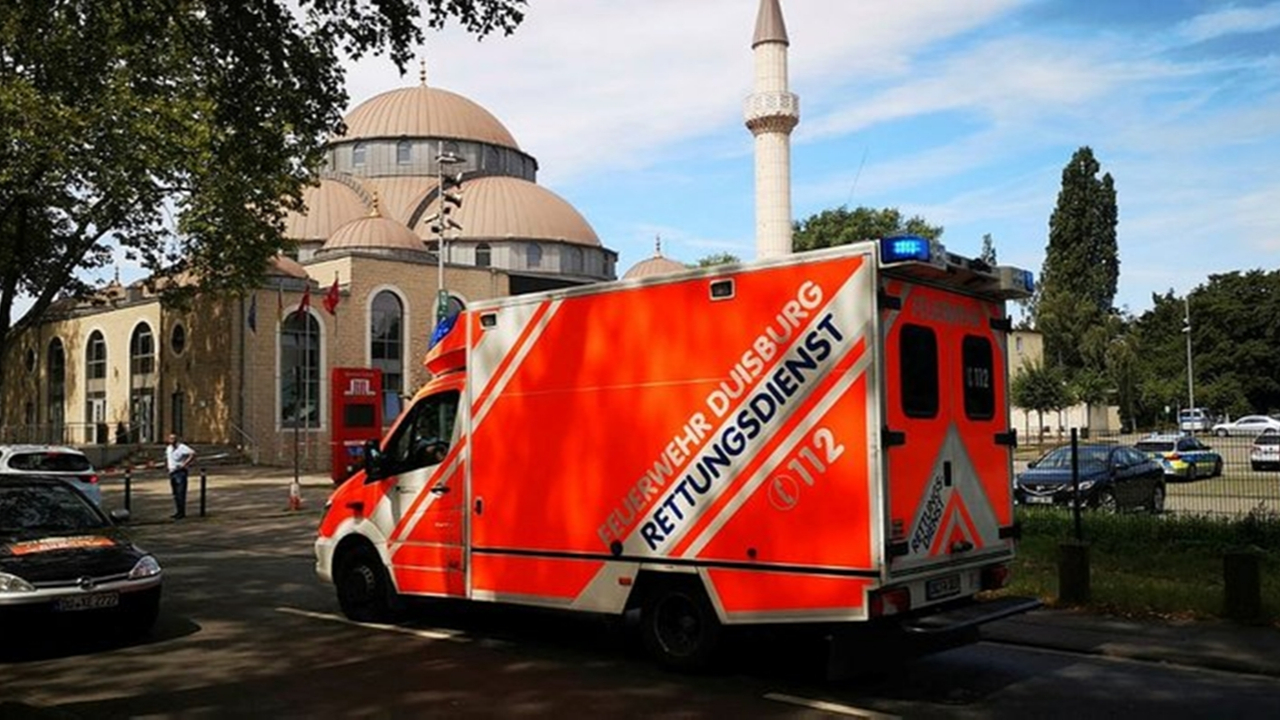 Almanya'da camiye bomba ihbarı!