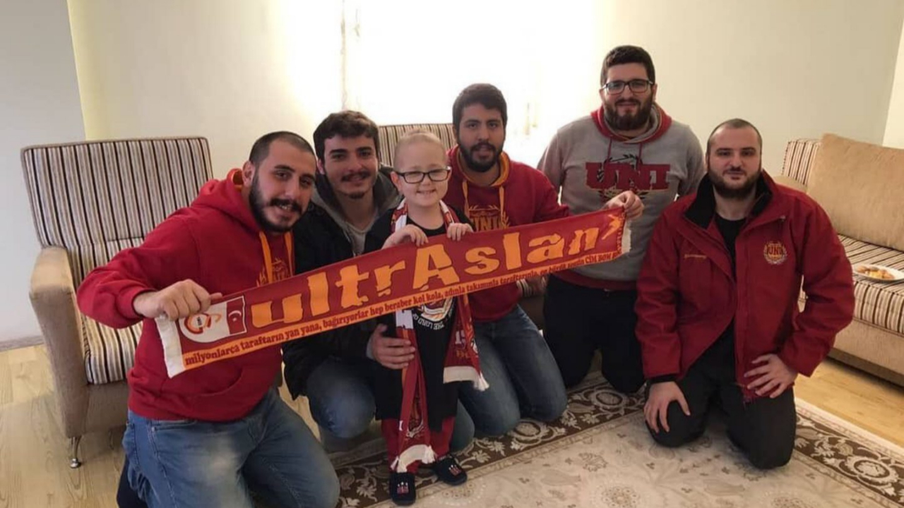 Galatasaray taraftarlarından duygulandıran ziyaret