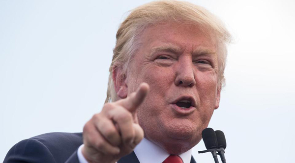 Donald Trump yerin dibine soktu: O bir palyaço