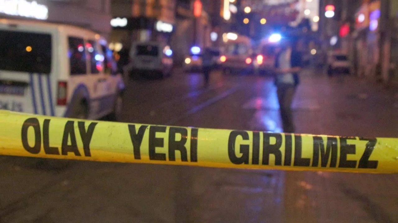 Akrabasını öldürüp intihar etti...
