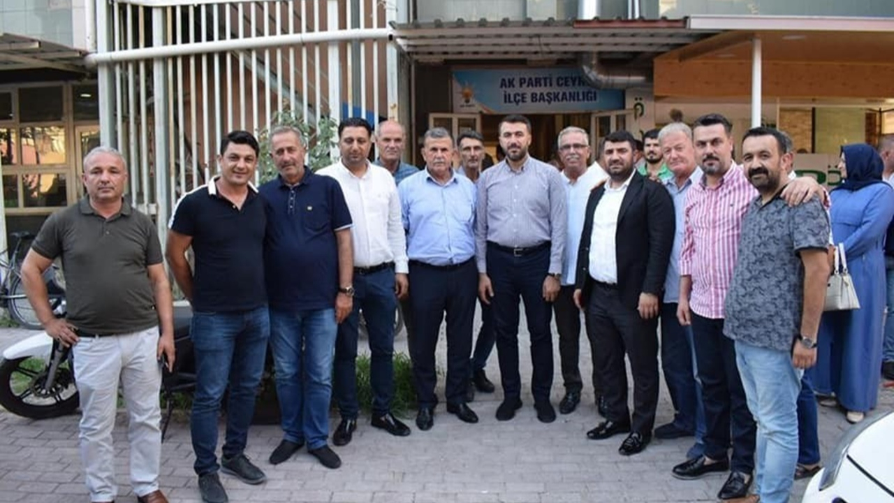 Adana'da Milletvekili Mehmet Şükrü Erdinç’ten belediyeden çıkarılan işçilere destek