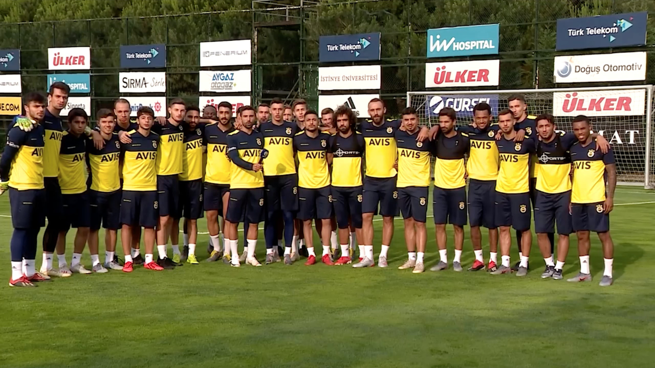 Fenerbahçe taraftarından transfer mesajları!