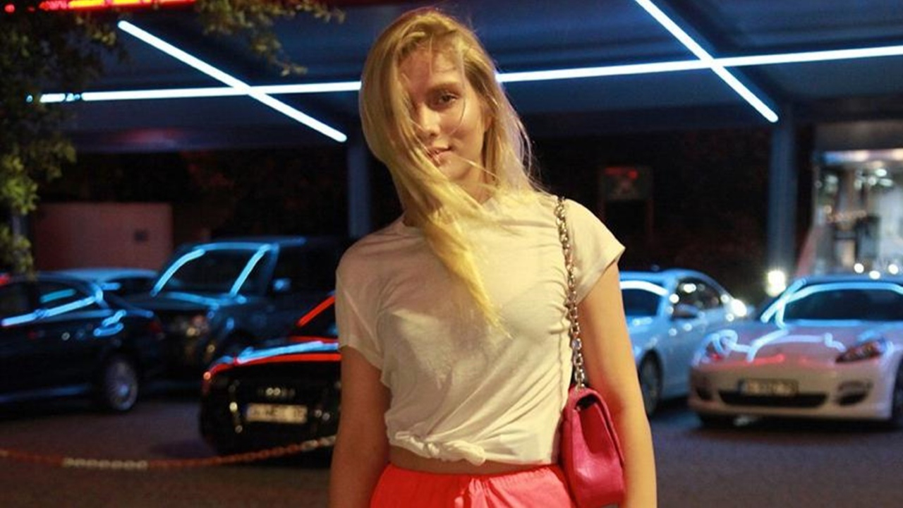 Aleyna Tilki'den Reynmen'e tam destek!
