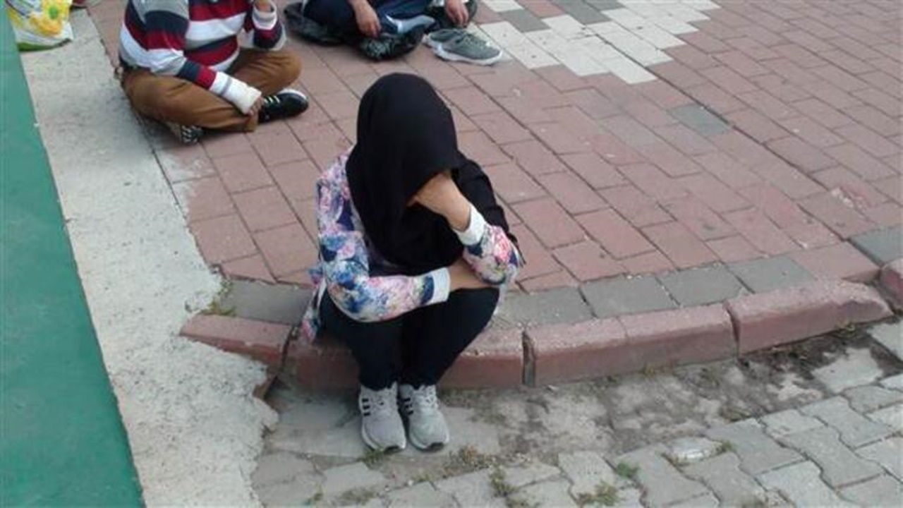 Mülteci kılığında kaçmaya çalıştı!