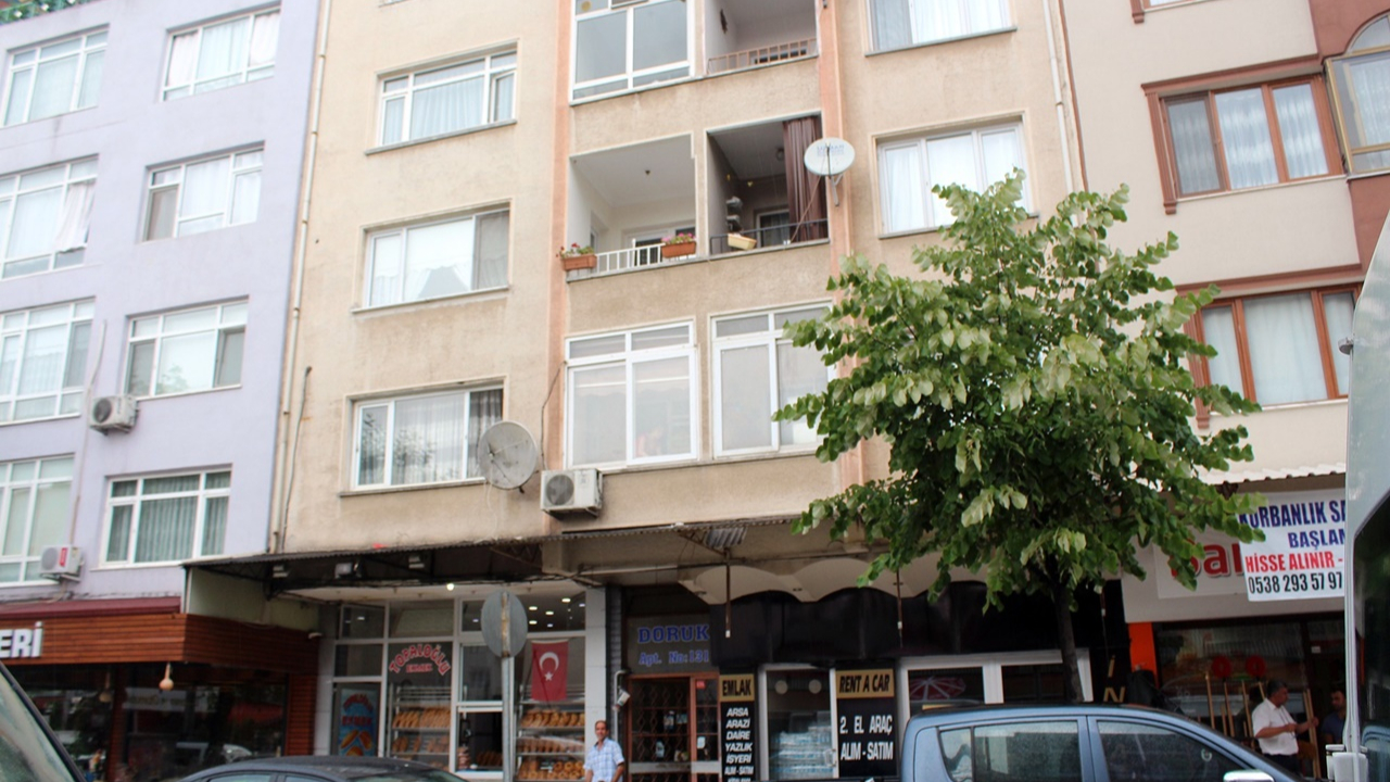 Minik Ecem böyle düştü!