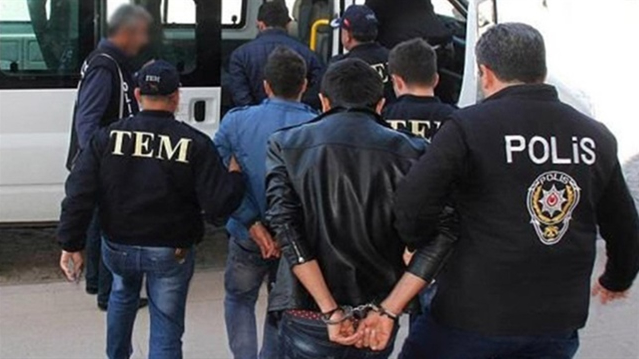 İzmir’de terör baskını: 12 gözaltı