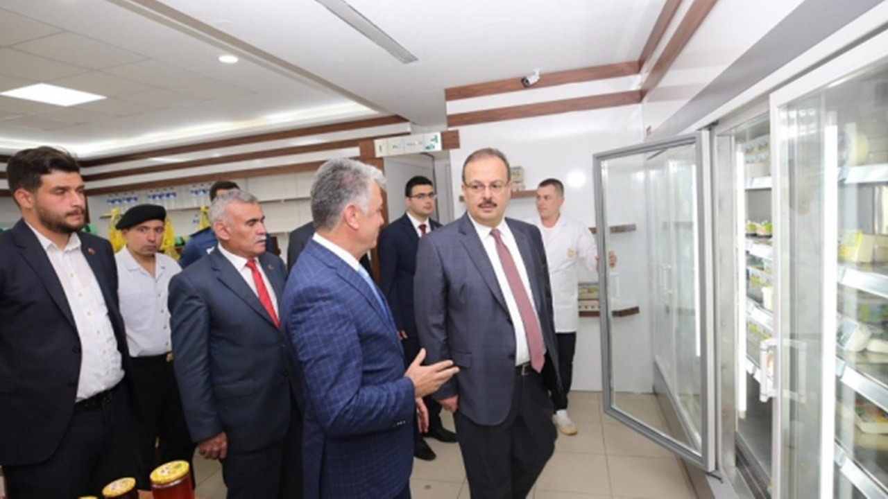 Bursa Valisi Yakup Canbolat ‘BESAŞ Süt Dünyası’nda