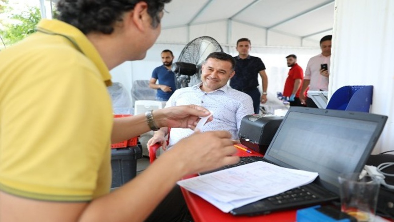 Antalya'da Başkan Adem Murat Yücel’den lösemiyle savaşa destek