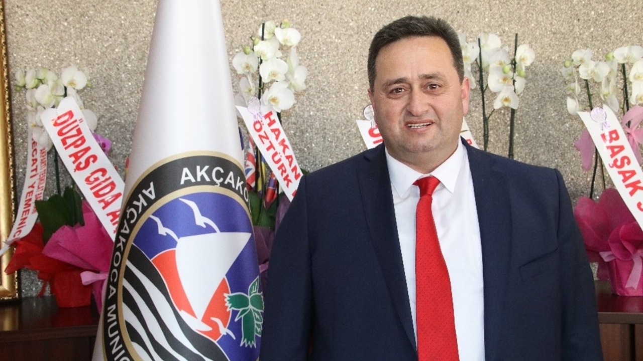 Düzce'de Başkan Okan Yanmaz’dan Faruk Özlü’ye ve ekibine teşekkür